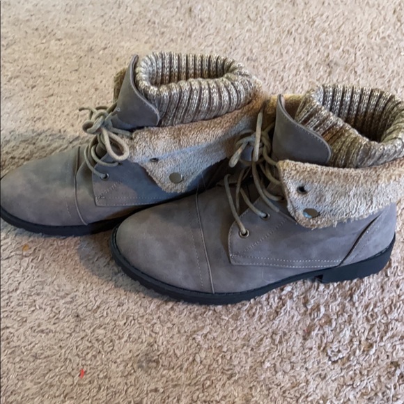 Boots - Picture 2 of 3